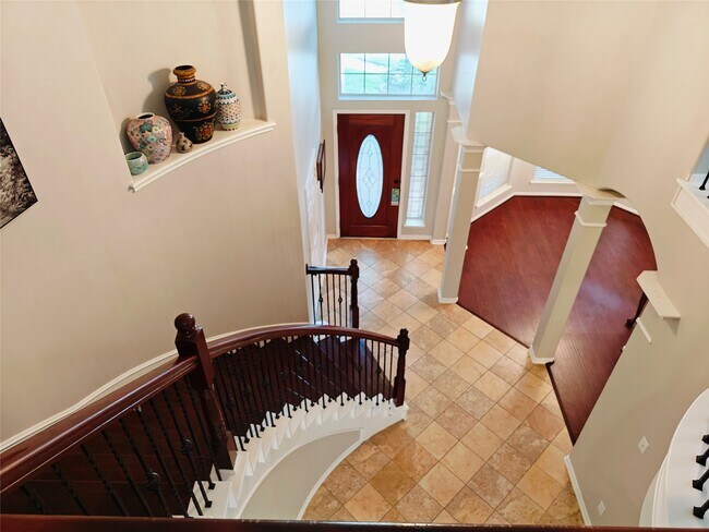 Building Photo - 26418 Creston Woods Dr