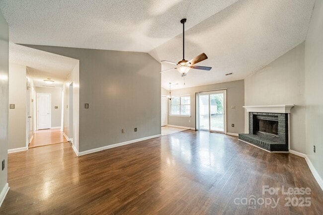 Building Photo - 8027 Sherington Way