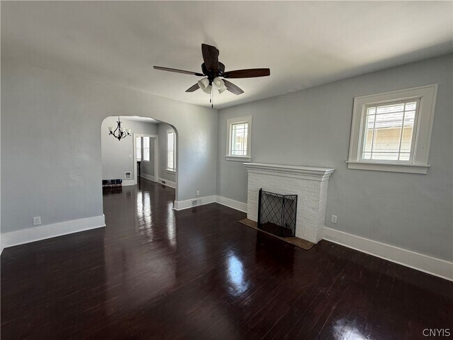 Building Photo - 1642 Taylor Ave