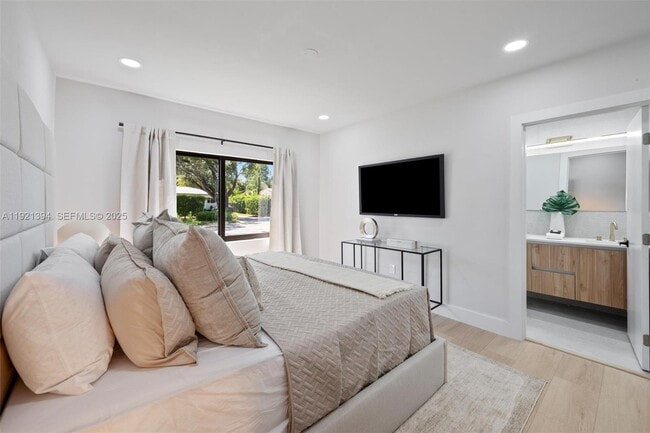 Building Photo - 185 NE 106th St