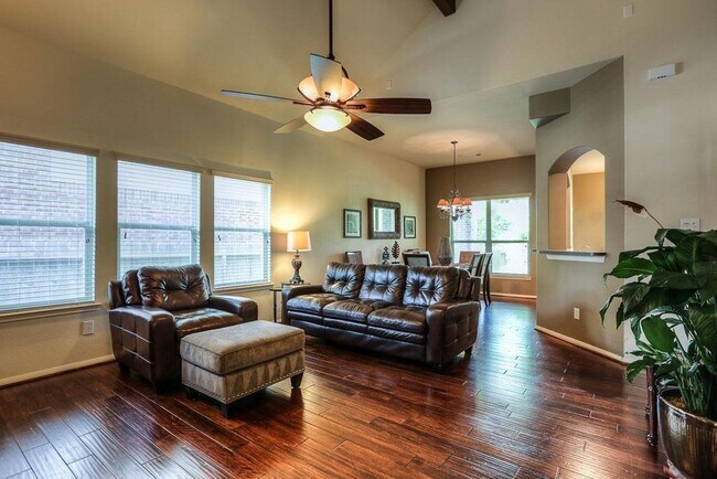 Building Photo - 66 W Spindle Tree Cir