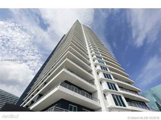 Primary Photo - 2 br, 2.5 bath Condo - 60 SW 13th St Spect...