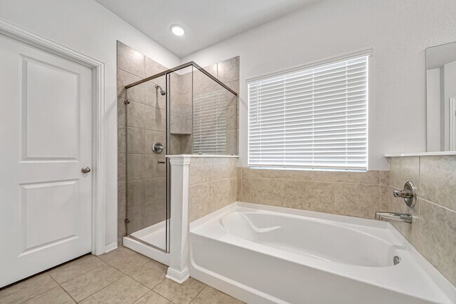 Building Photo - 15250 White Moss Dr