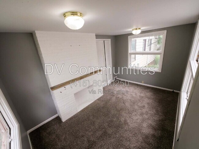 Building Photo - 1504 Sherbrook Rd