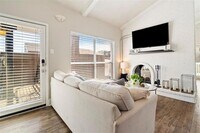 Building Photo - 5916 Sandhurst Ln
