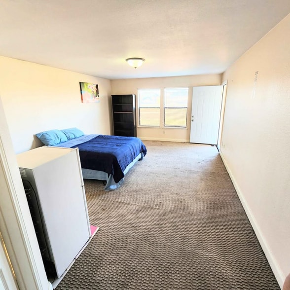 Building Photo - 5611 Aberdeen Dr