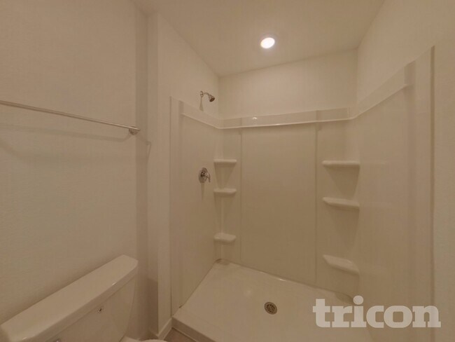 Building Photo - 3028 Yellow Pne Ave