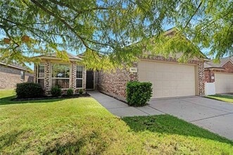 Building Photo - 913 Hawthorne Rd