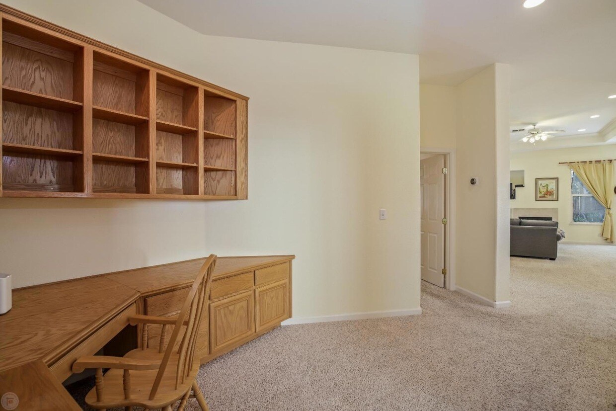 Building Photo - 4287 Windsong Dr