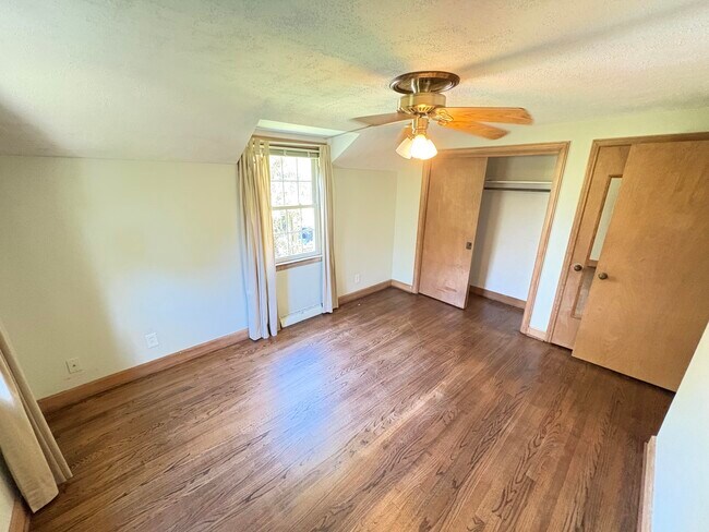 Building Photo - 831 Legare Rd SW