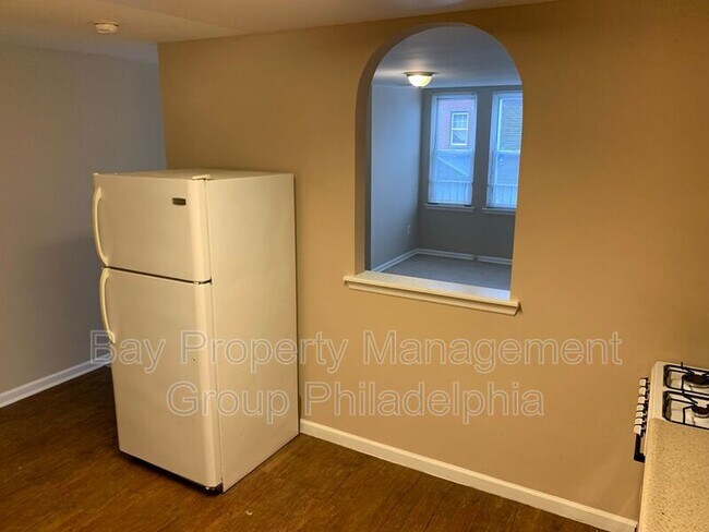 Building Photo - 3035 Frankford Ave