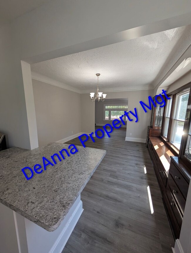 Building Photo - Westpark- 2 Bedroom Duplex