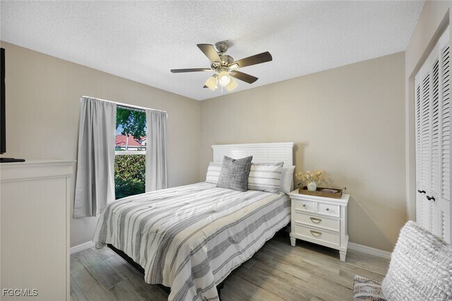 Building Photo - 14871 Crescent Cove Dr