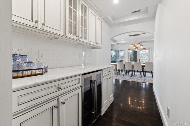 Building Photo - 20 Primrose St