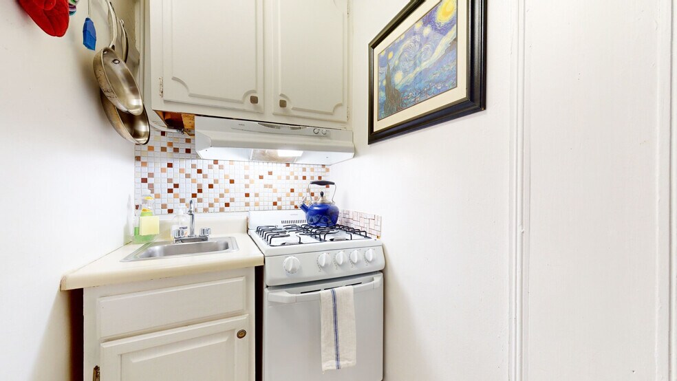 Building Photo - 1253 Beacon St