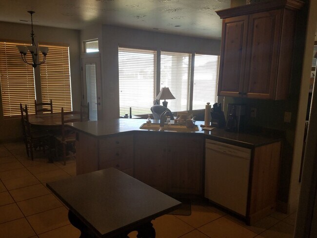 Building Photo - 166 S 4050 W