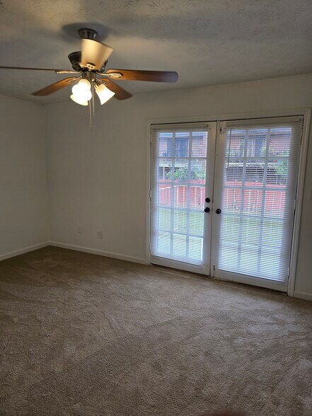 Master bedroom - 4485 Golf Vista Cir