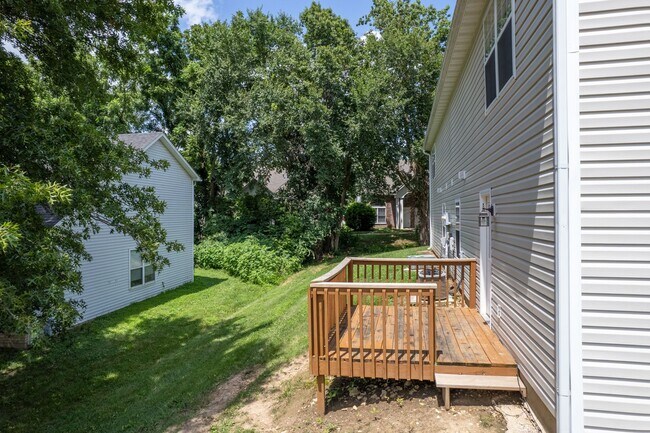 Building Photo - 5001-5003 Carrie Ridge Dr.