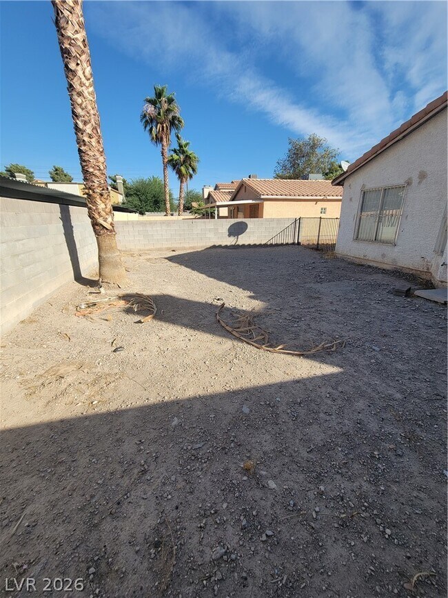 Building Photo - 1161 Pleasant Brook St