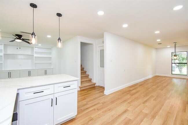 Building Photo - 5019 Stillbrooke Dr