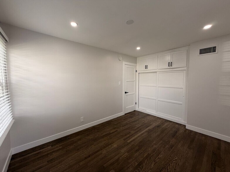 Building Photo - Stylish Fully Renovated 3-Bedroom Home with a Large Backyard