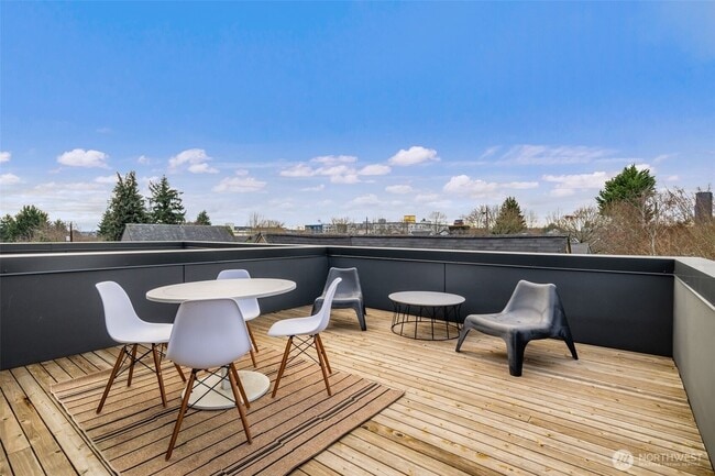 Building Photo - 2515 E Yesler Wy