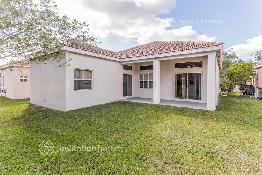 Building Photo - 757 Tanglewood Cir