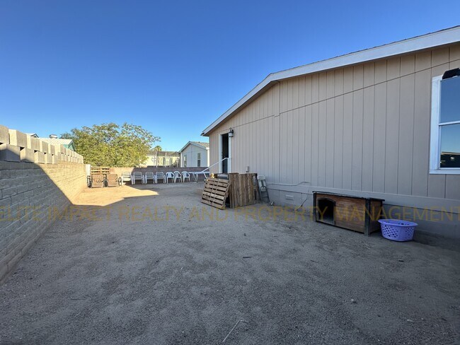 Building Photo - 1664 W Coralbrooke Dr