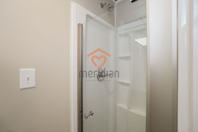 Building Photo - 1BR Furnished and All utilities included!