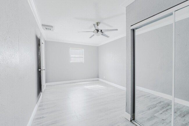 Building Photo - 112 W 34th St