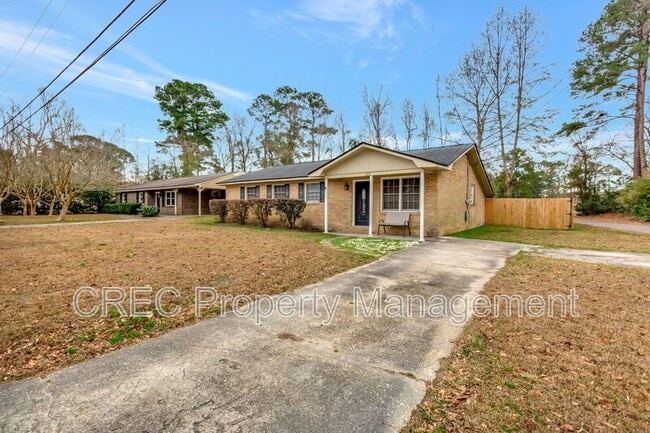 Building Photo - 122 Longleaf Dr
