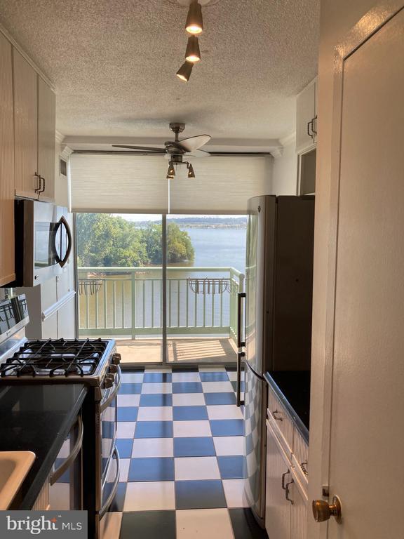 Building Photo - 501 Slaters Ln