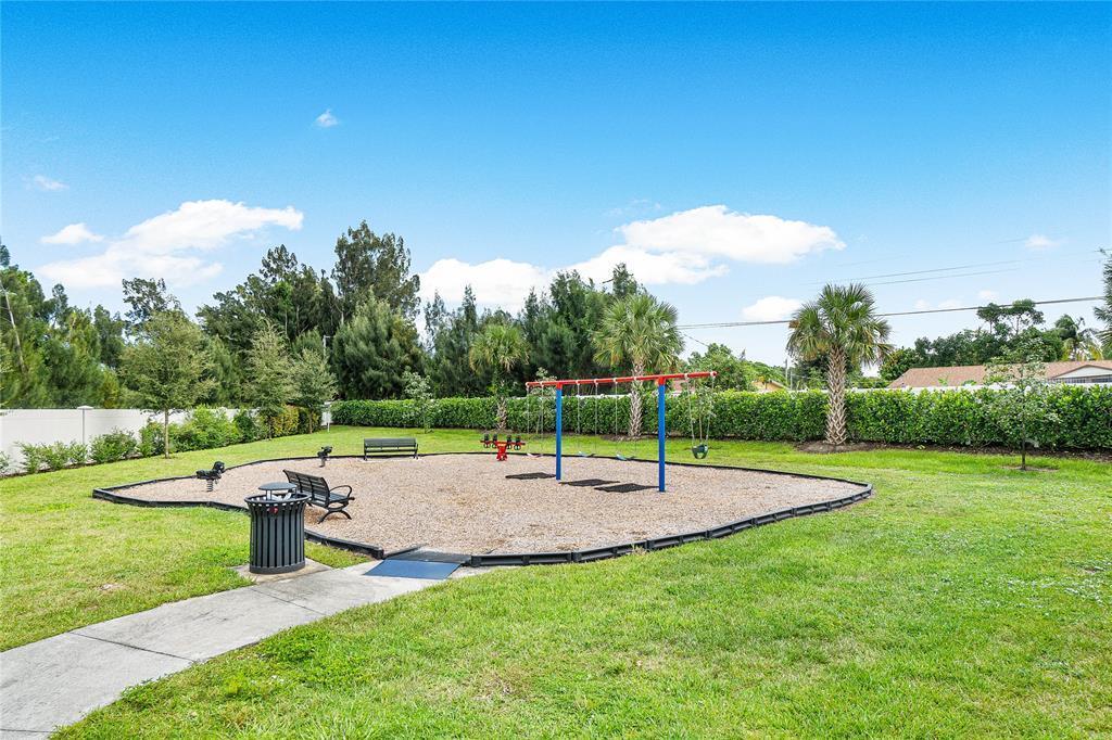 Building Photo - 5656 Mentmore Dr