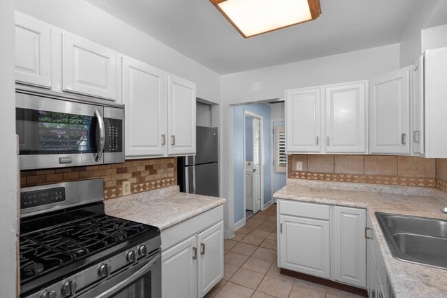 Building Photo - 95 Marne St
