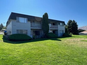 Building Photo - Pet-friendly two-bedroom!