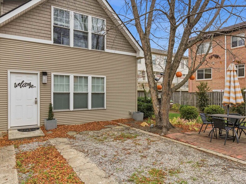 Building Photo - 912 N Highland St