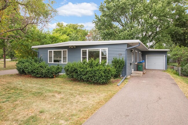 Building Photo - 6024-6026 W 35th Street