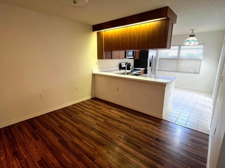 Building Photo - 7 Amherst Ct