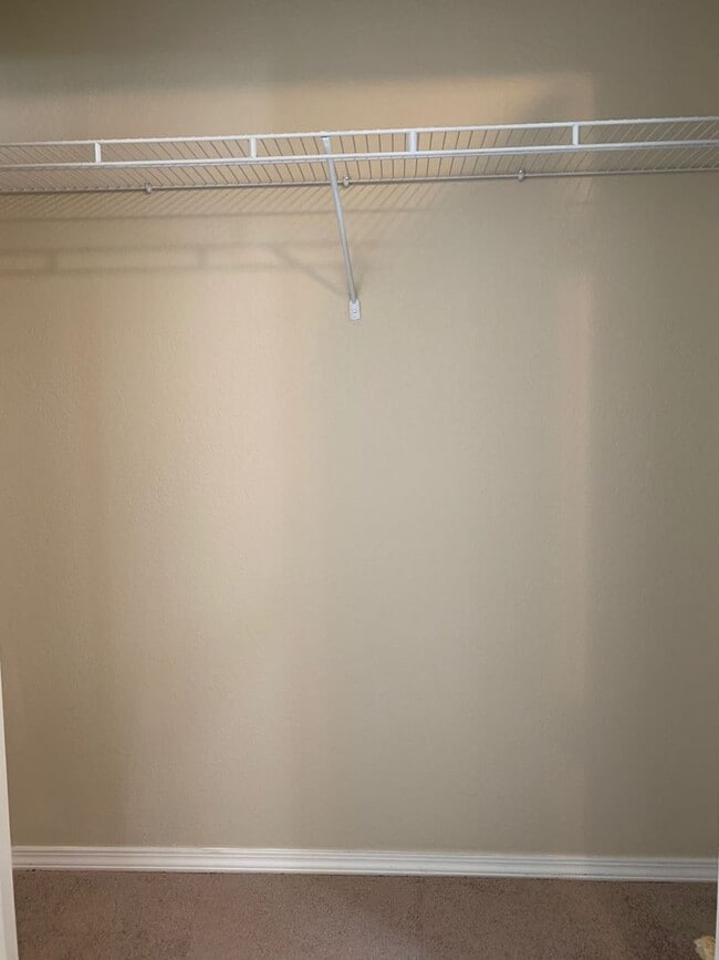 Building Photo - Beautiful Brick 3 Bed 2 Bath for Rent in F...