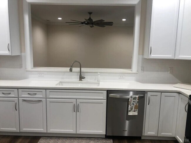 Building Photo - 175 Villa Oak Cir