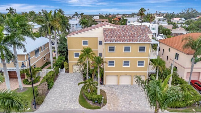 Building Photo - Stunning Annual Rental: Luxury Coastal Living on Longboat Key | 6 Bed | 5.5 bath | 4 car | Pool