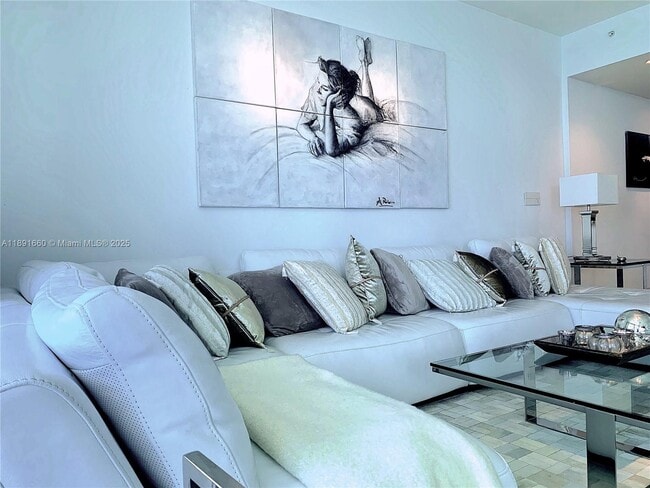 Building Photo - 17001 Collins Ave
