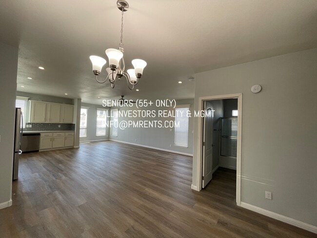 Building Photo - 141 Douglas Dr