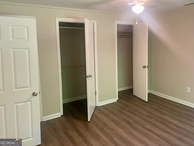 Building Photo - 560 Cleveland Byp