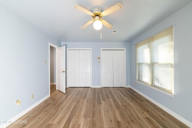 Building Photo - 136 Durwood Rd