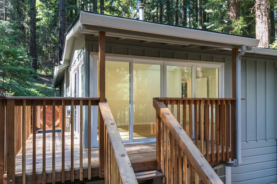 Building Photo - 504 Eden Ave