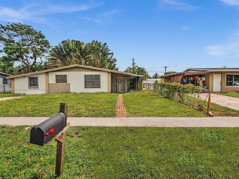 Primary Photo - 5611 SW 38th St