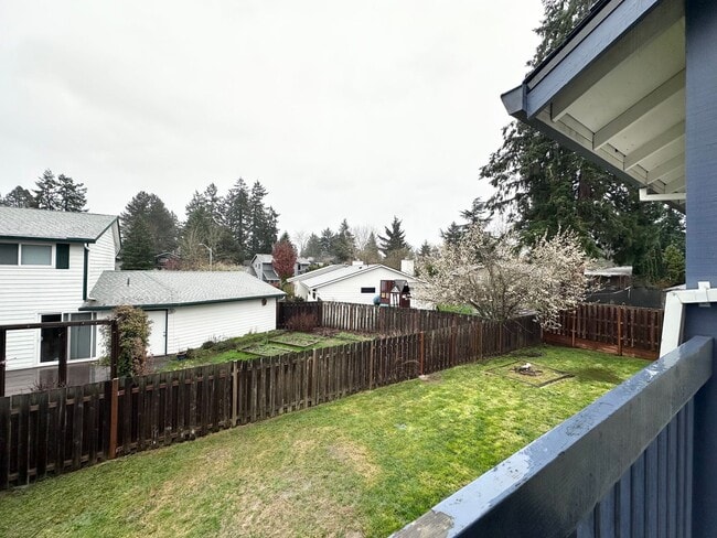 Building Photo - Single Family Home in Beaverton, OR 6 Beds 3 Baths w/ Double Car Garage!