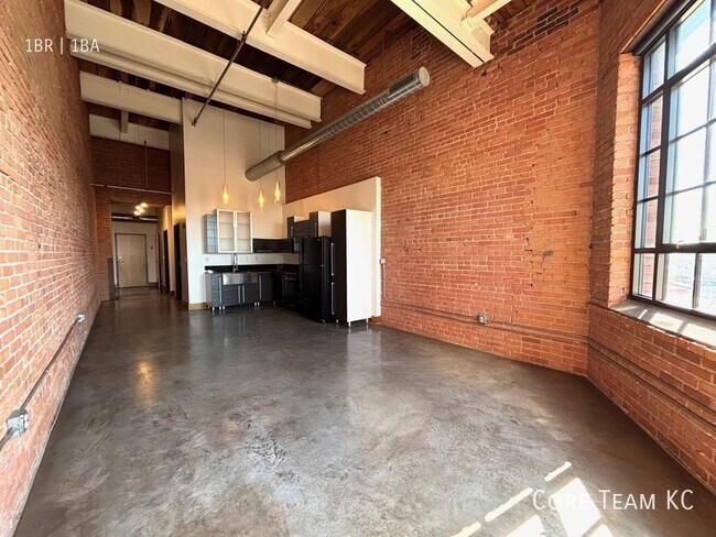Building Photo - 382 W 22nd St