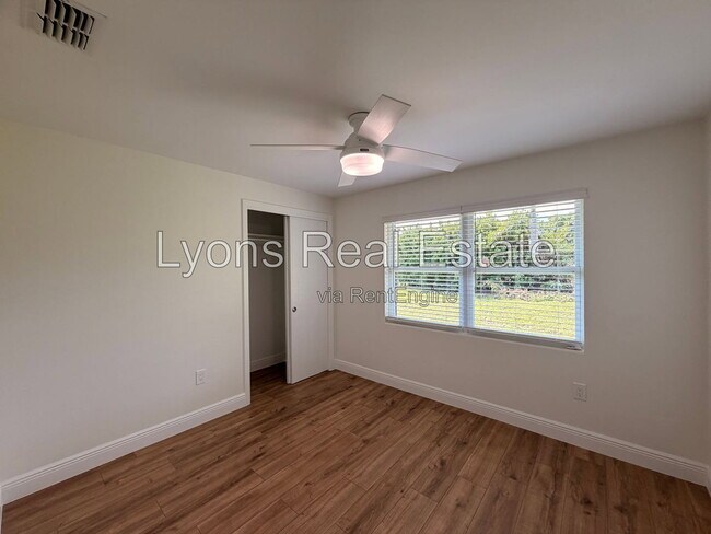 Building Photo - 10621 McGregor Blvd